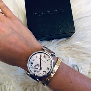 Michael Kors Jewelry - Michael Kors Ladies Skylar silver watch Michael Kors Jewelry - Michael Kors Ladies Skylar silver watch